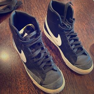 Nike Mid Blazer ‘77 sz 8